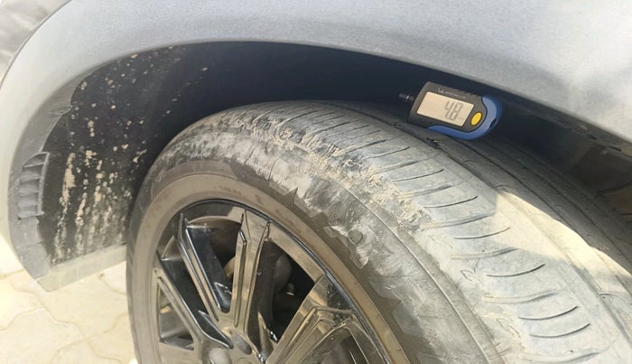 2024 Mahindra XUV700 AX 7 D MT 7 STR, Diesel, Manual, 26,996 km, tyre