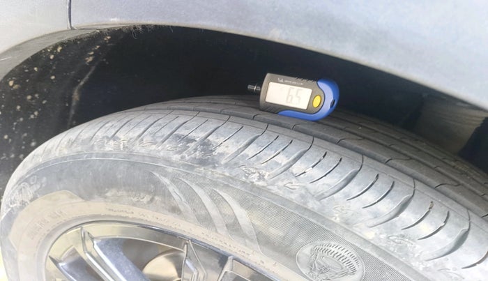 2024 Mahindra XUV700 AX 7 D MT 7 STR, Diesel, Manual, 26,996 km, tyre