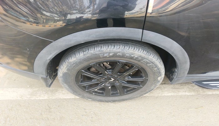 2024 Mahindra XUV700 AX 7 D MT 7 STR, Diesel, Manual, 26,996 km, tyre