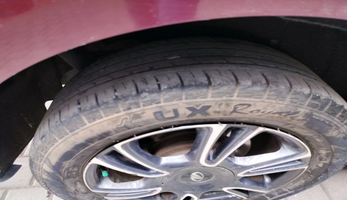 2018 Mahindra MARAZZO M8 7 STR, Diesel, Manual, 1,09,845 km, tyre