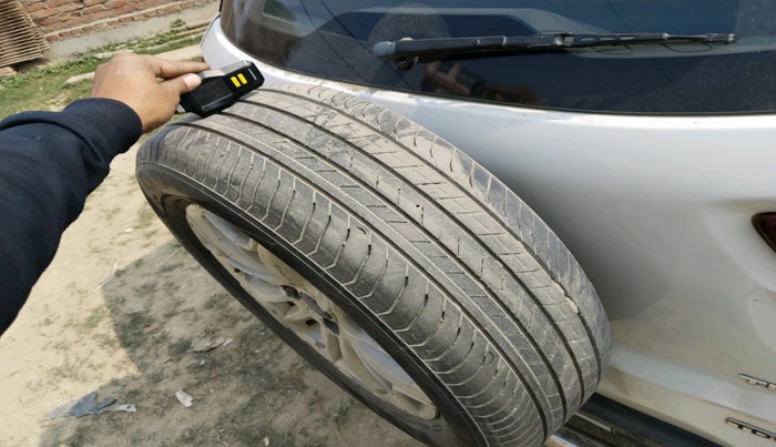 2017 Ford Ecosport TITANIUM 1.5L DIESEL, Diesel, Manual, 2,24,231 km, tyre