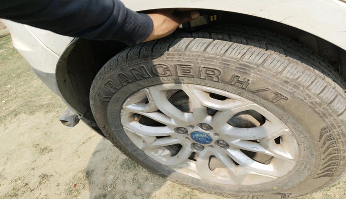 2017 Ford Ecosport TITANIUM 1.5L DIESEL, Diesel, Manual, 2,24,231 km, tyre