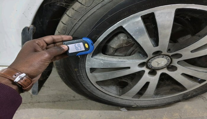 2007 Mercedes Benz E Class 280 CDI ELEGANCE, Diesel, Automatic, 1,43,857 km, tyre