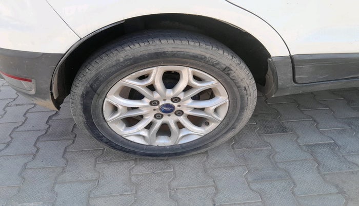 2017 Ford Ecosport TITANIUM 1.5L DIESEL, Diesel, Manual, 1,24,296 km, tyre