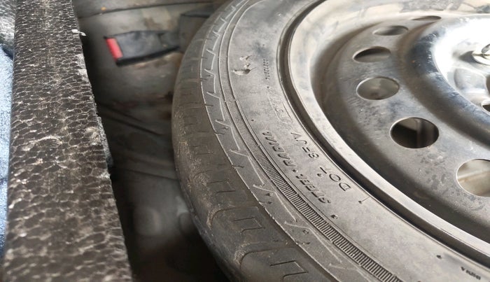 2011 Maruti Wagon R 1.0 VXI, Petrol, Manual, 55,988 km, tyre