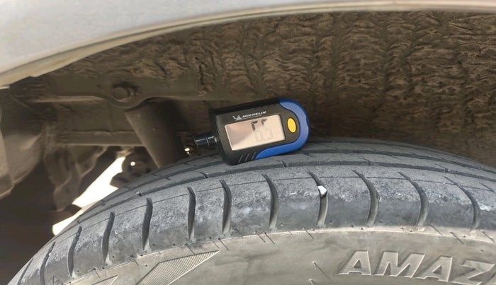 2011 Maruti Wagon R 1.0 VXI, Petrol, Manual, 55,988 km, tyre