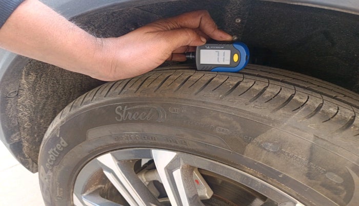 2025 Mahindra XUV700 AX 7 LUXURY P AT 7 STR, Petrol, Automatic, 109 km, tyre