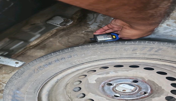 2015 Hyundai Grand i10 ERA 1.1 CRDI, Diesel, Manual, 1,68,541 km, tyre