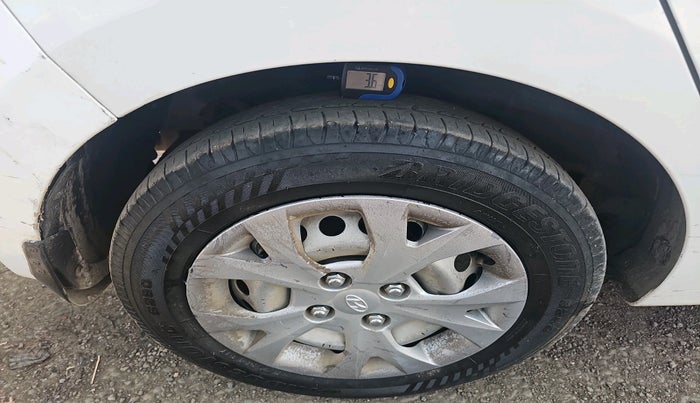 2015 Hyundai Grand i10 ERA 1.1 CRDI, Diesel, Manual, 1,68,541 km, tyre