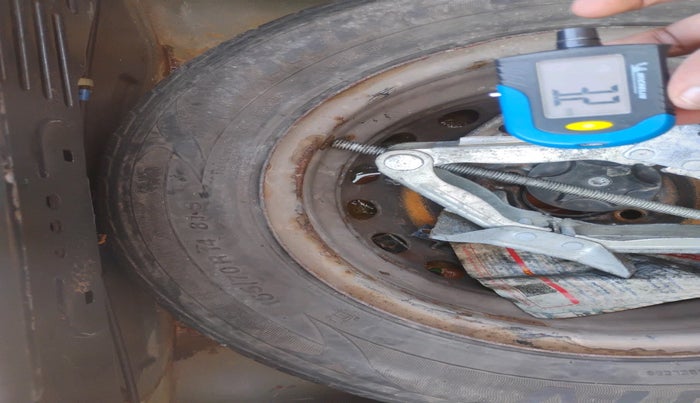 2013 Nissan Micra Active XV, Petrol, Manual, 6,75,530 km, tyre