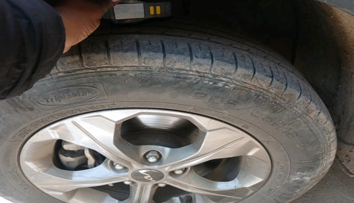 2022 KIA SELTOS HTK PLUS 1.5 IMT, Petrol, Manual, 32,378 km, tyre