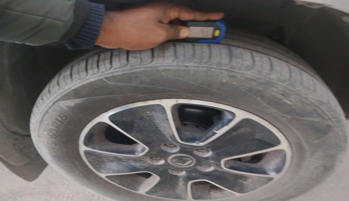 2016 Renault Duster 85 PS RXZ DIESEL, Diesel, Manual, 1,48,383 km, tyre