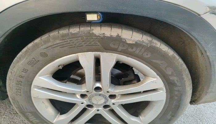 2015 Mercedes Benz GLA Class 200 STYLE , Petrol, Automatic, 1,07,783 km, tyre