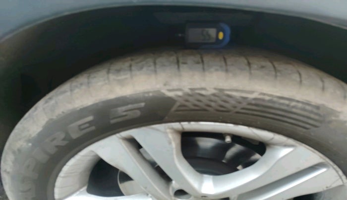 2015 Mercedes Benz GLA Class 200 STYLE , Petrol, Automatic, 1,07,783 km, tyre