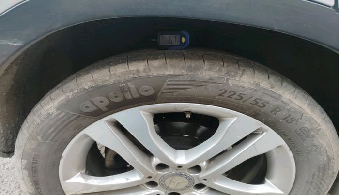 2015 Mercedes Benz GLA Class 200 STYLE , Petrol, Automatic, 1,07,783 km, tyre