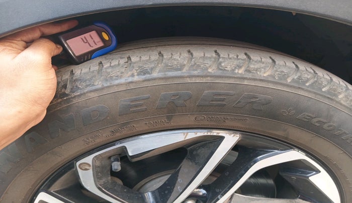 2022 KIA CARENS LUXURY PLUS 1.4 PETROL DCT 7 STR, Petrol, Automatic, 46,646 km, tyre