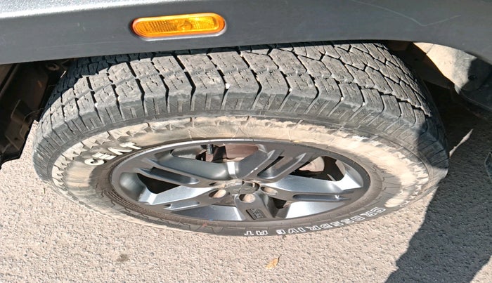 2023 Mahindra Thar LX D HT 2WD MT, Diesel, Manual, 37,178 km, tyre