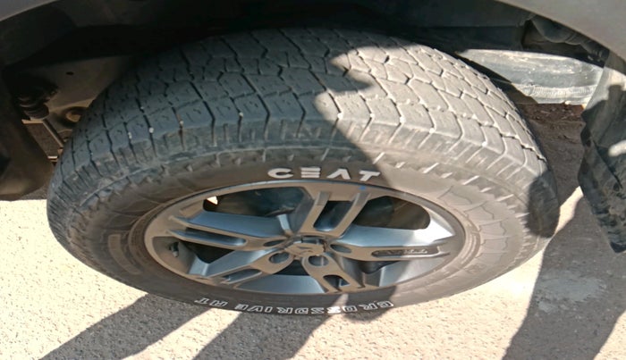 2023 Mahindra Thar LX D HT 2WD MT, Diesel, Manual, 37,178 km, tyre