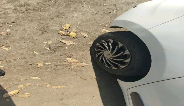 2017 Hyundai Grand i10 SPORTZ U2 1.2 CRDI, Diesel, Manual, 1,40,950 km, tyre