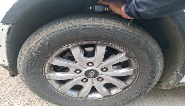 2016 Mahindra XUV500 W10, Diesel, Manual, 1,13,579 km, tyre