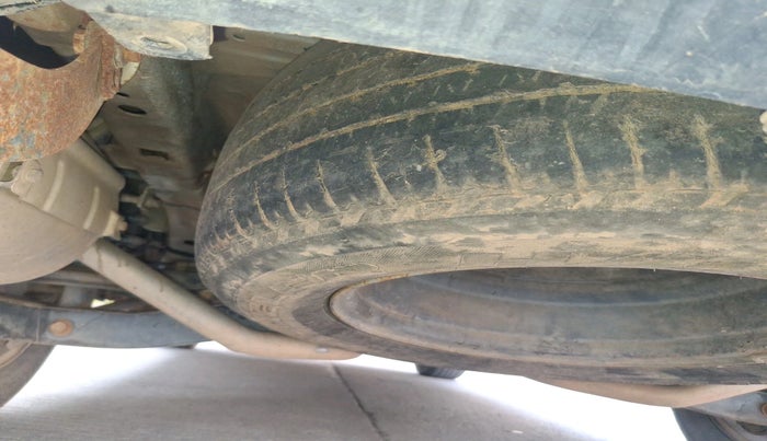 2016 Mahindra XUV500 W10, Diesel, Manual, 1,13,579 km, tyre