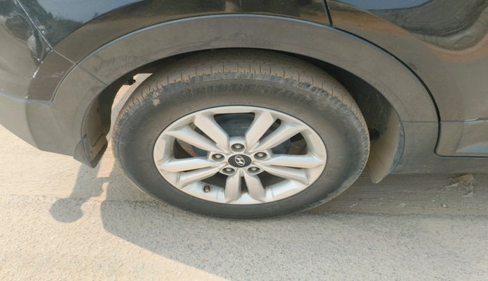 2017 Hyundai Creta SX PLUS 1.6 PETROL, Petrol, Manual, 1,27,115 km, tyre