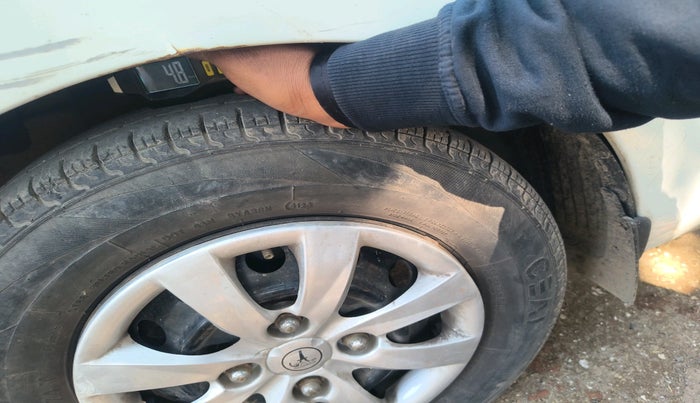 2016 Hyundai Eon ERA +, Petrol, Manual, 70,967 km, tyre