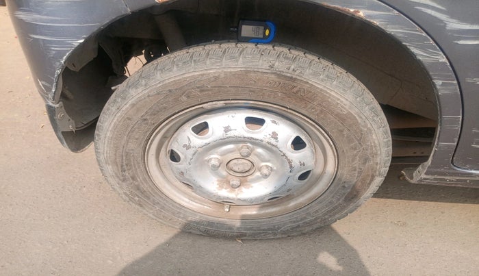 2014 Maruti Wagon R 1.0 LXI CNG, Petrol, Manual, 1,15,682 km, tyre