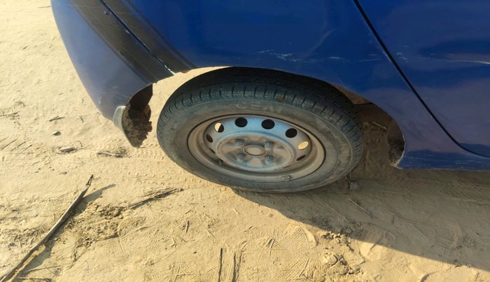 2014 Hyundai Eon D-LITE, Petrol, Manual, 90,754 km, tyre