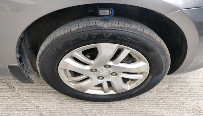 2013 Maruti Swift Dzire ZDI, Diesel, Manual, 1,04,447 km, tyre