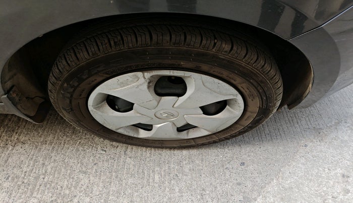 2022 Tata Tiago XT CNG, CNG, Manual, 27,215 km, tyre