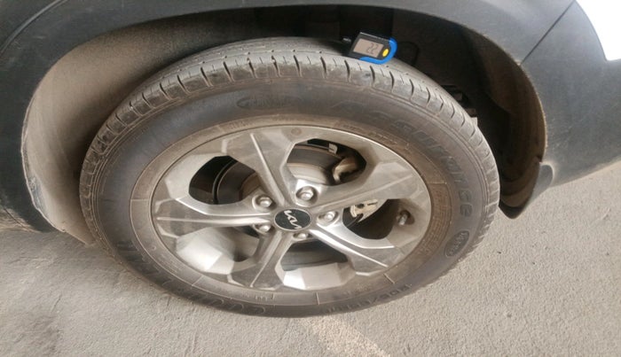 2022 KIA SELTOS HTK PLUS 1.5 IMT, Petrol, Manual, 30,000 km, tyre