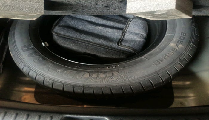 2022 KIA SELTOS HTK PLUS 1.5 IMT, Petrol, Manual, 30,000 km, tyre