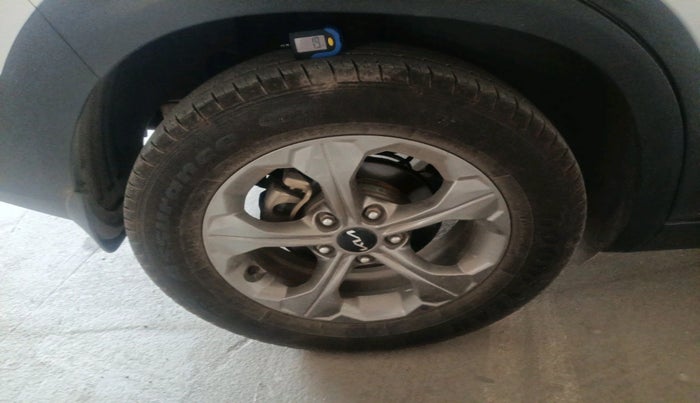 2022 KIA SELTOS HTK PLUS 1.5 IMT, Petrol, Manual, 30,000 km, tyre