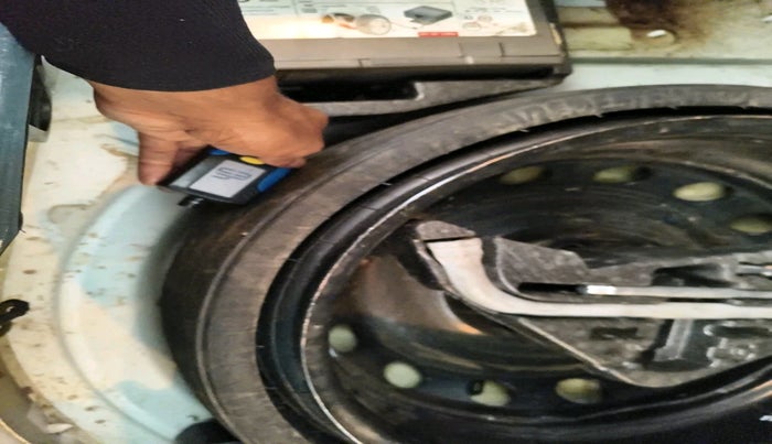 2013 Audi Q7 3.0 TDI QUATTRO, Diesel, Automatic, 1,00,773 km, tyre