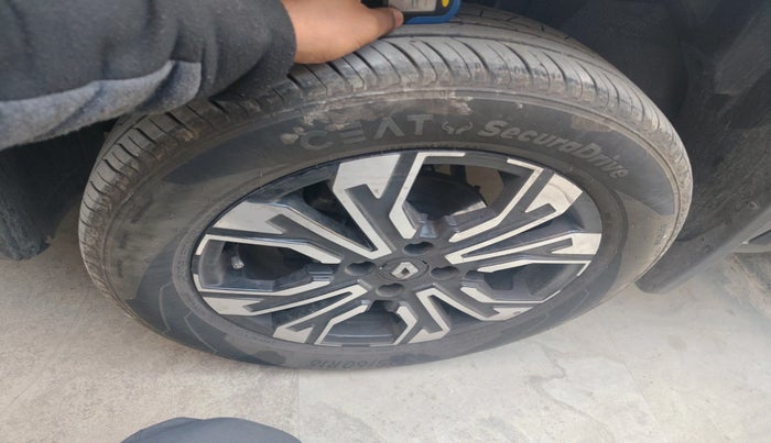 2021 Renault Kiger RXT (O) MT, Petrol, Manual, 5,711 km, tyre