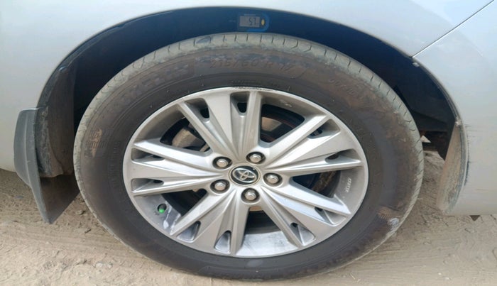 2019 Toyota Innova Crysta 2.4 ZX 7 STR, Diesel, Manual, 1,04,396 km, tyre