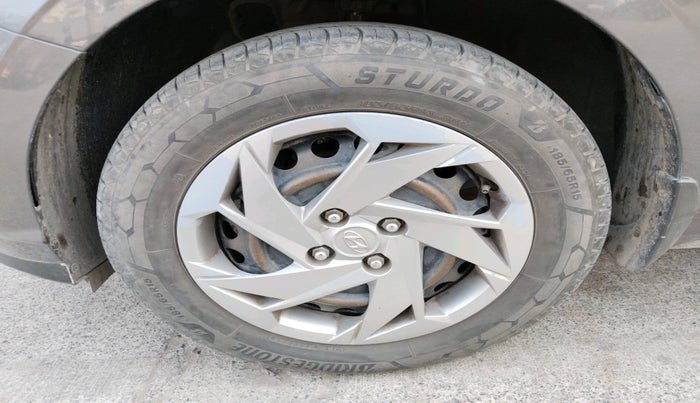 2021 Hyundai NEW I20 MAGNA 1.2 MT, CNG, Manual, 1,57,098 km, tyre