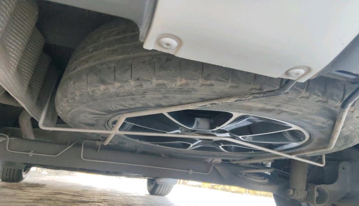 2017 Renault Duster 85 PS RXZ DIESEL, Diesel, Manual, 1,95,553 km, tyre