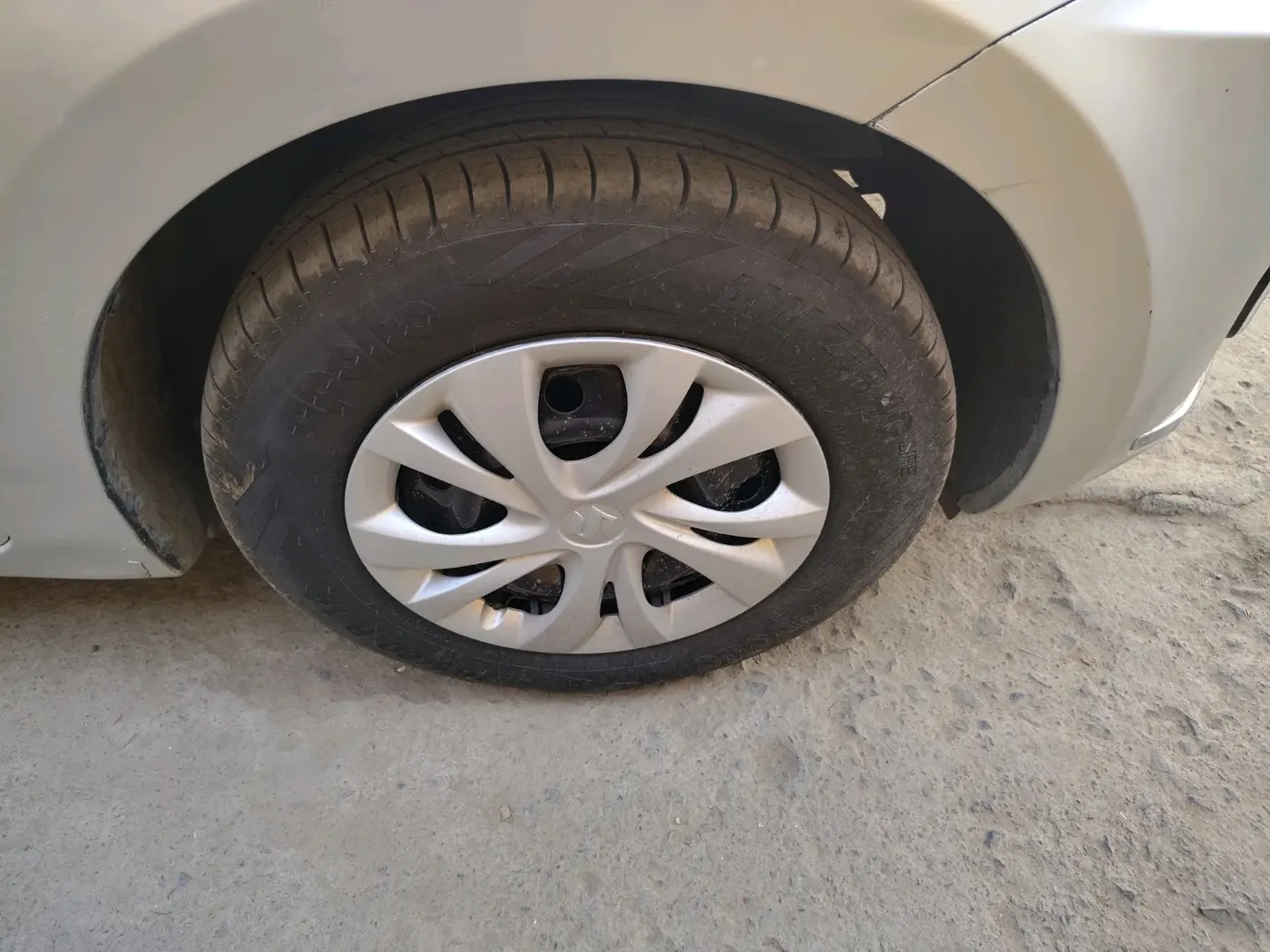 2018 Maruti Dzire VXI, Petrol, Manual, 1,34,557 km, tyre