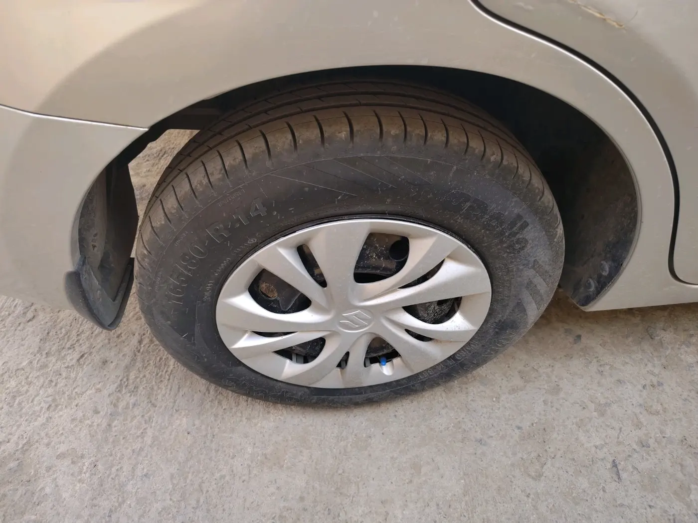 2018 Maruti Dzire VXI, Petrol, Manual, 1,34,557 km, tyre