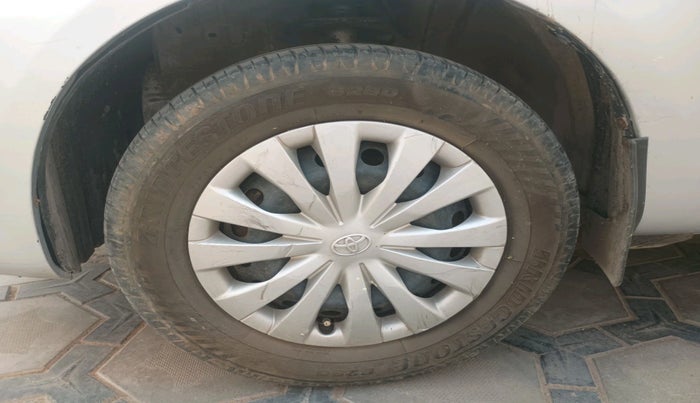 2011 Toyota Etios G, Petrol, Manual, 77,799 km, tyre