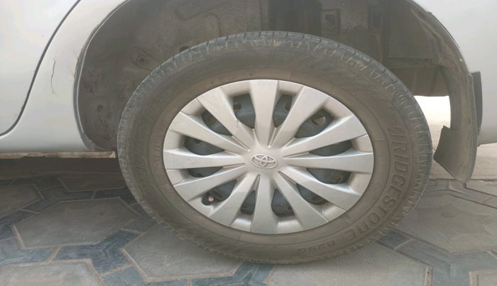 2011 Toyota Etios G, Petrol, Manual, 77,799 km, tyre