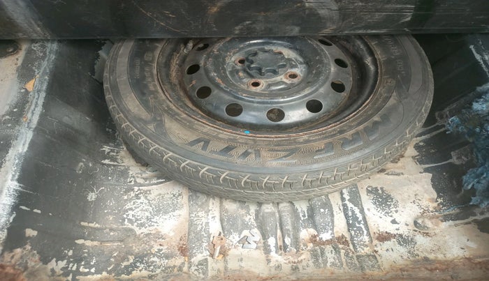 2011 Toyota Etios G, Petrol, Manual, 77,799 km, tyre