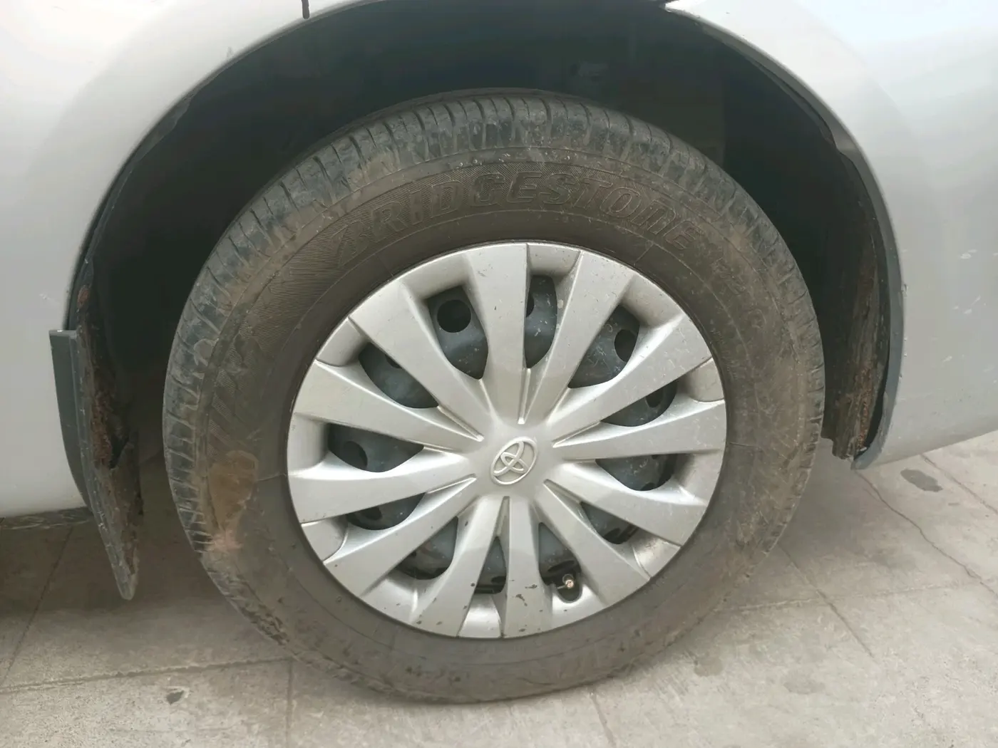 2011 Toyota Etios G, Petrol, Manual, 77,799 km, tyre