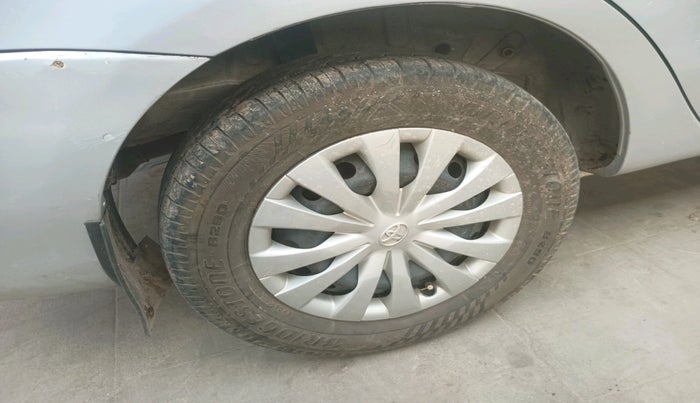 2011 Toyota Etios G, Petrol, Manual, 77,799 km, tyre