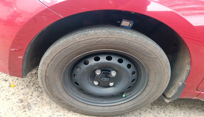 2017 Hyundai Elite i20 SPORTZ 1.2, Petrol, Manual, 1,02,294 km, tyre