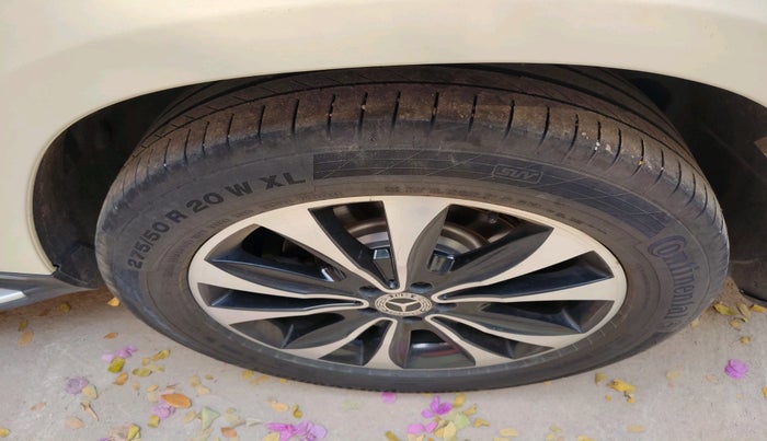 2018 Mercedes Benz GLS 350D, Diesel, Automatic, 1,16,900 km, tyre