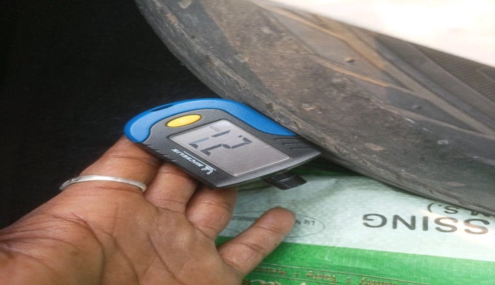 2011 Volkswagen Vento TRENDLINE DIESEL 1.6, Diesel, Manual, 1,13,803 km, tyre