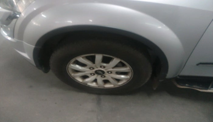 2016 Mahindra XUV500 W10, Diesel, Manual, 1,96,557 km, tyre